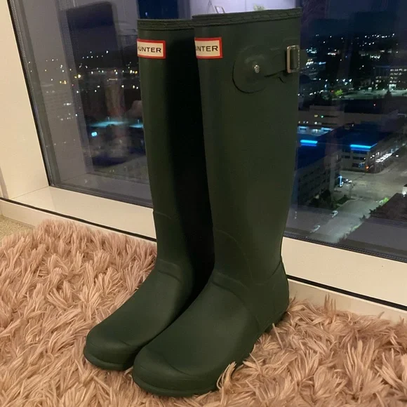 Hunter Women’s Original Tall Rain Boots (Brand new!)